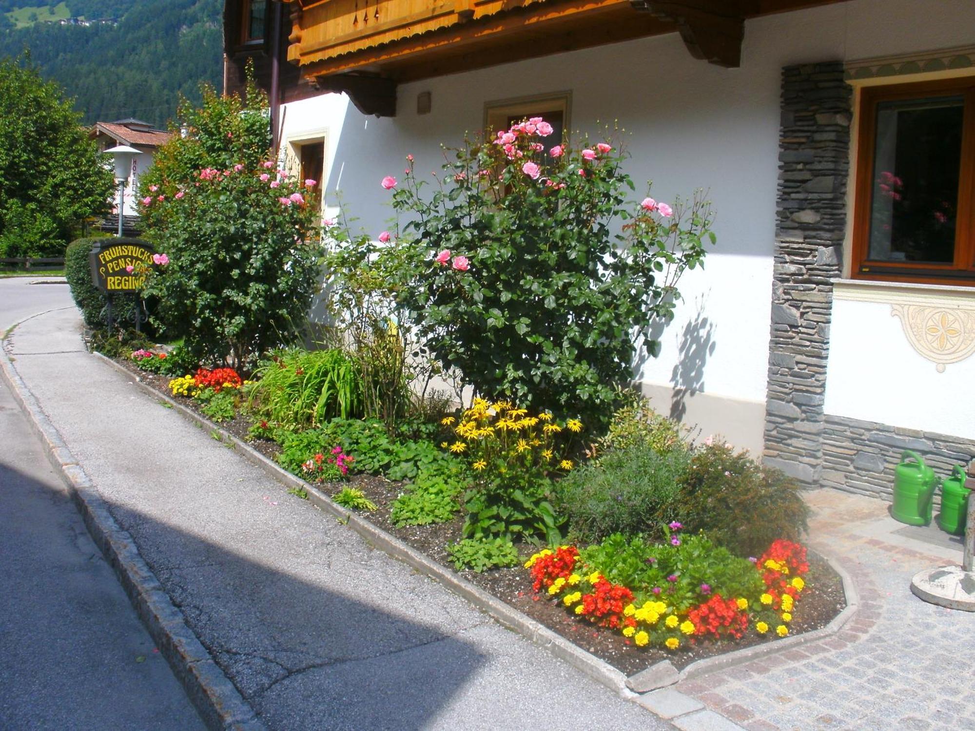 Pension Regina Mayrhofen Exterior photo