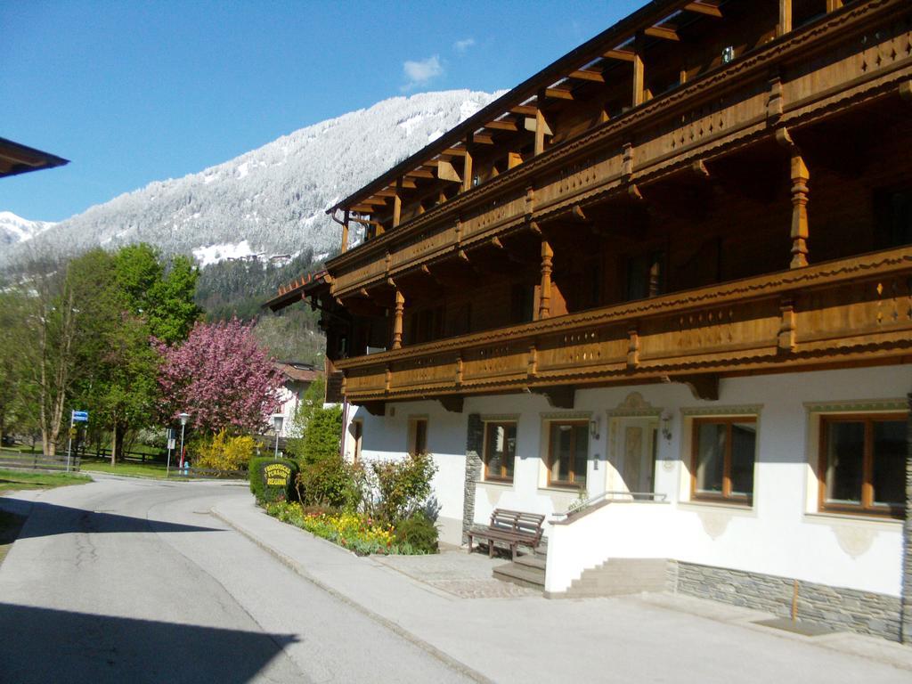 Pension Regina Mayrhofen Exterior photo